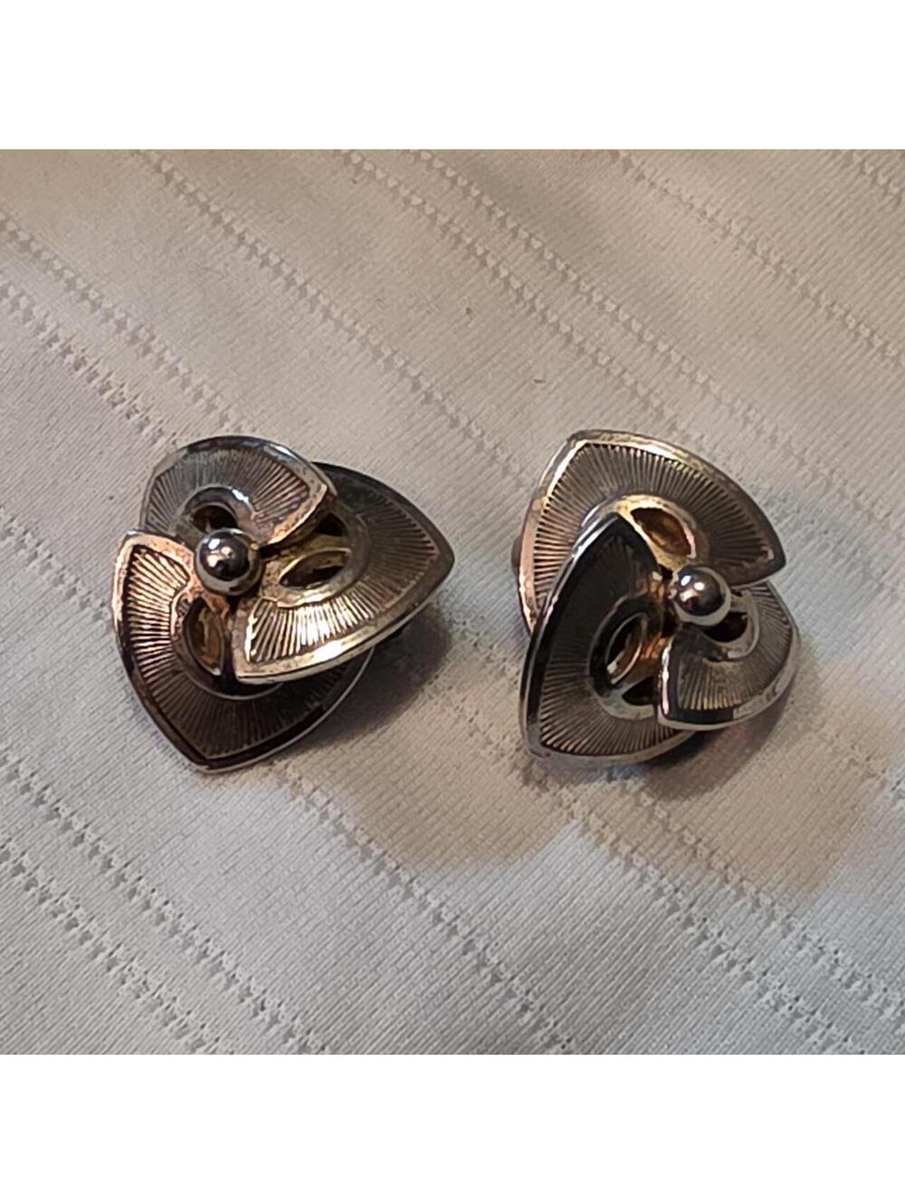 vintage Bergère clip-on earrings. elegant Mid-20th Century Modernist design